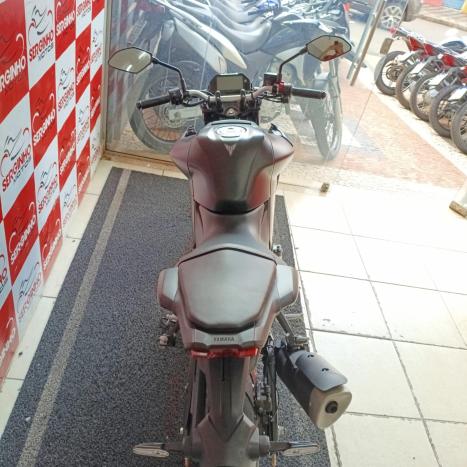 YAMAHA MT-03 300 ABS, Foto 4