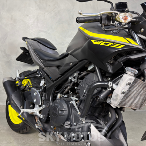 YAMAHA MT-03 300 ABS, Foto 6