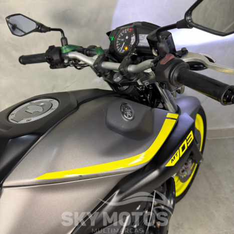 YAMAHA MT-03 300 ABS, Foto 10
