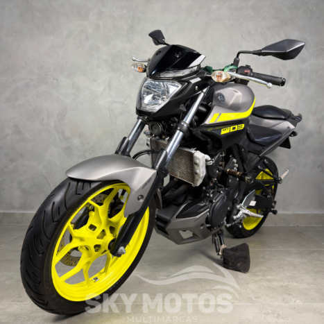 YAMAHA MT-03 300 ABS, Foto 13