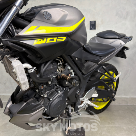 YAMAHA MT-03 300 ABS, Foto 14