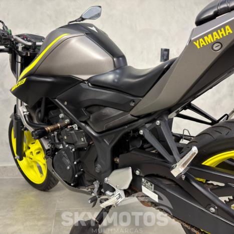 YAMAHA MT-03 300 ABS, Foto 16