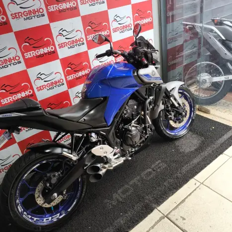YAMAHA MT-03 300 ABS, Foto 4