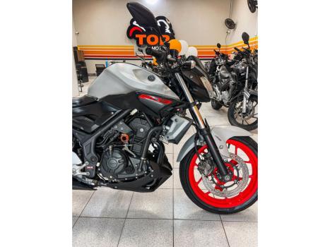 YAMAHA MT-03 300 ABS, Foto 2