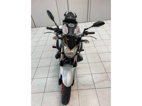 YAMAHA MT-03 300 ABS, Foto 4