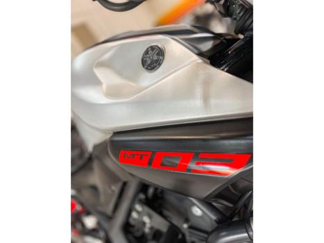 YAMAHA MT-03 300 ABS, Foto 6