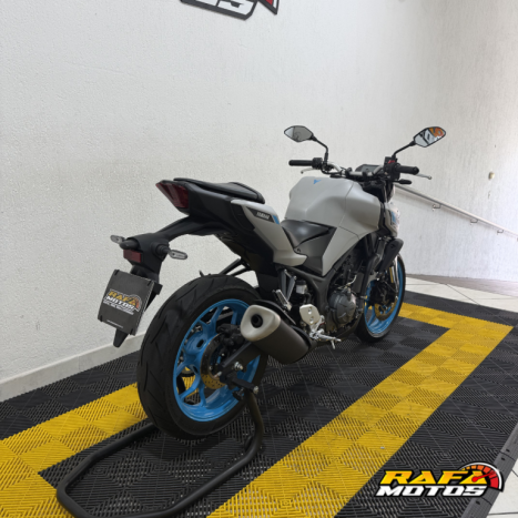YAMAHA MT-03 300 ABS, Foto 6