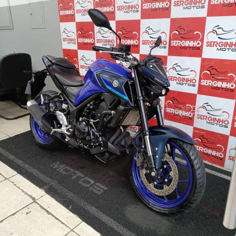 YAMAHA MT-03 300 ABS, Foto 3