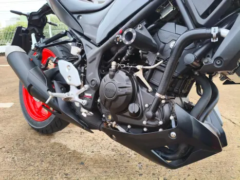 YAMAHA MT-03 300 ABS, Foto 9