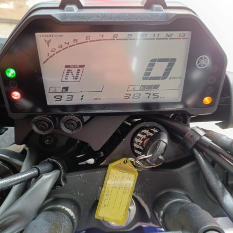 YAMAHA MT-03 300 ABS, Foto 6
