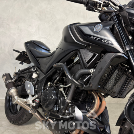 YAMAHA MT-03 300 ABS, Foto 6