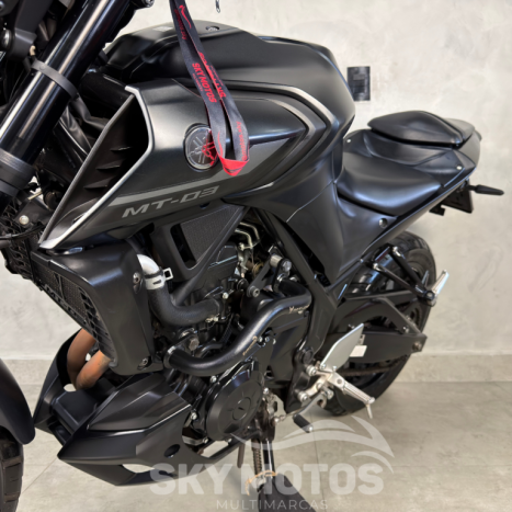 YAMAHA MT-03 300 ABS, Foto 15