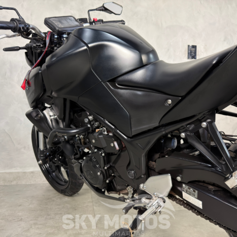 YAMAHA MT-03 300 ABS, Foto 18