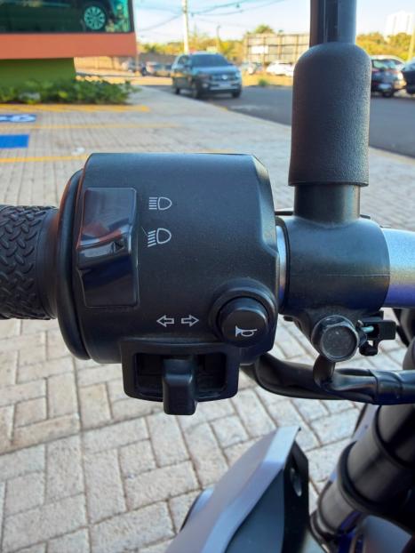 YAMAHA MT-03 300 ABS, Foto 11