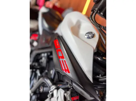 YAMAHA MT-03 300 ABS, Foto 7