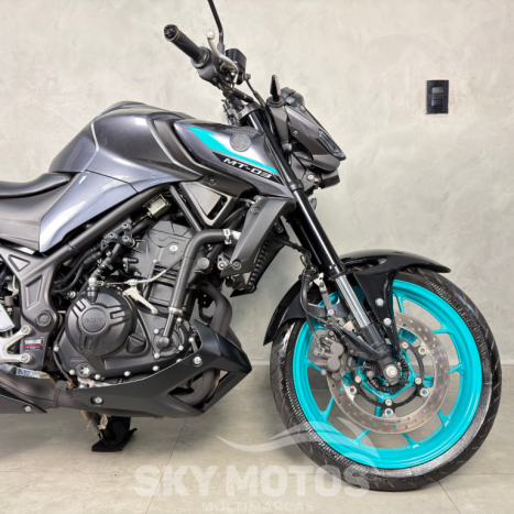 YAMAHA MT-03 300 ABS, Foto 3