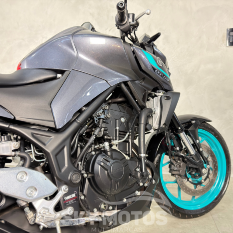 YAMAHA MT-03 300 ABS, Foto 8