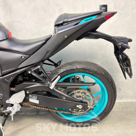 YAMAHA MT-03 300 ABS, Foto 13