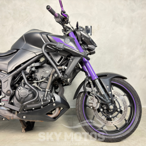 YAMAHA MT-03 300 ABS, Foto 3