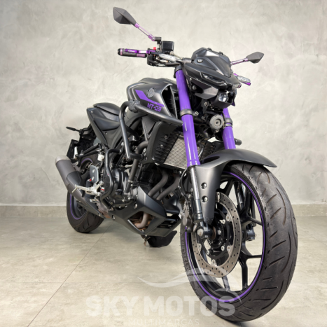 YAMAHA MT-03 300 ABS, Foto 4