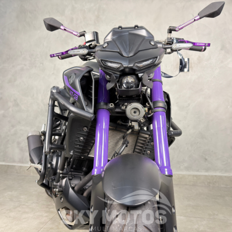 YAMAHA MT-03 300 ABS, Foto 6