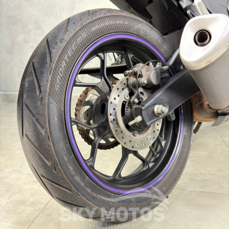 YAMAHA MT-03 300 ABS, Foto 9