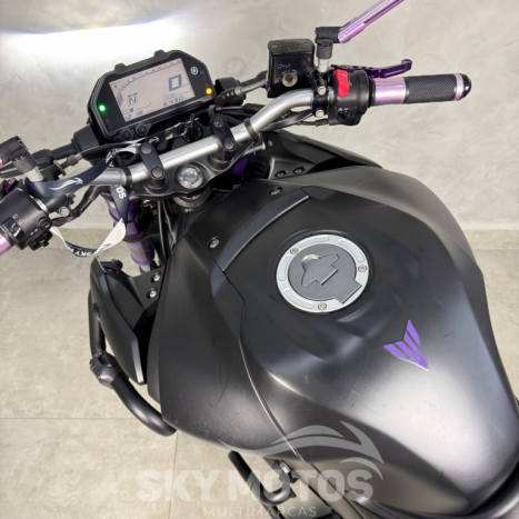 YAMAHA MT-03 300 ABS, Foto 10