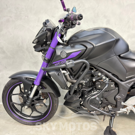 YAMAHA MT-03 300 ABS, Foto 12