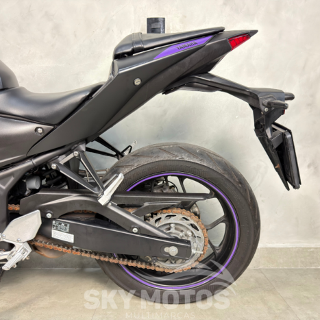 YAMAHA MT-03 300 ABS, Foto 13