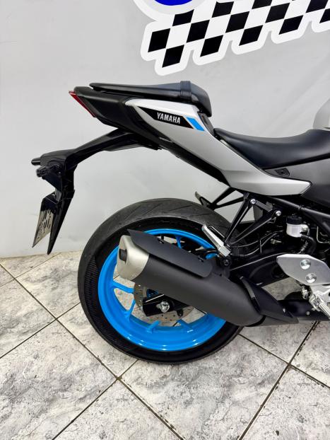 YAMAHA MT-03 300 ABS, Foto 4