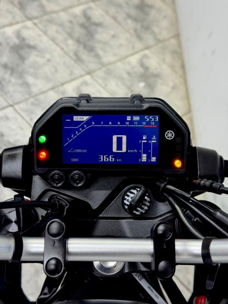 YAMAHA MT-03 300 ABS, Foto 5