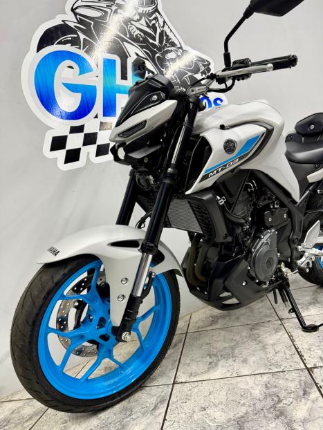 YAMAHA MT-03 300 ABS, Foto 6