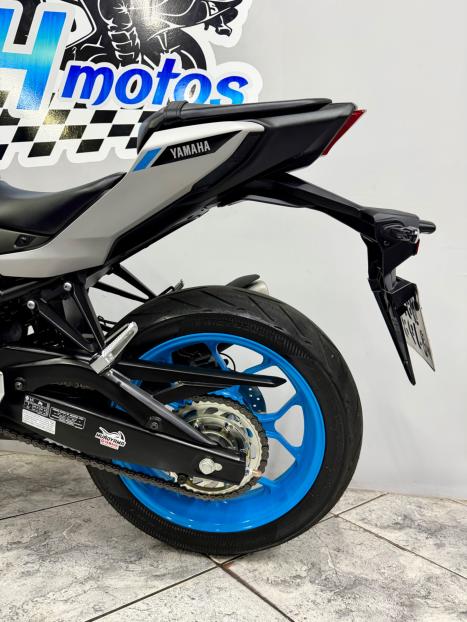 YAMAHA MT-03 300 ABS, Foto 7