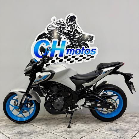 YAMAHA MT-03 300 ABS, Foto 8