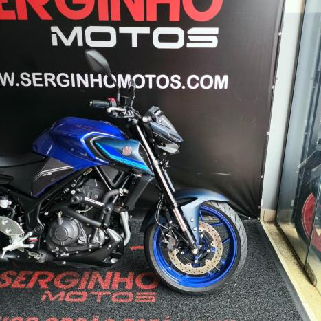 YAMAHA MT-03 300 ABS, Foto 2
