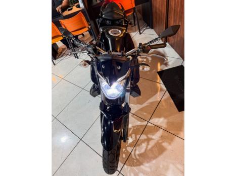 YAMAHA MT-03 300 ABS, Foto 4