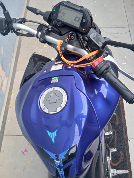 YAMAHA MT-03 300 ABS, Foto 2