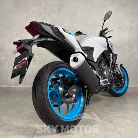 YAMAHA MT-03 300 ABS, Foto 6