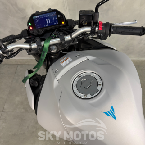 YAMAHA MT-03 300 ABS, Foto 8