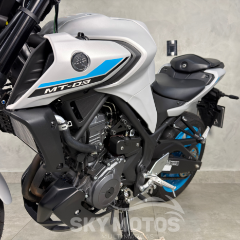 YAMAHA MT-03 300 ABS, Foto 12