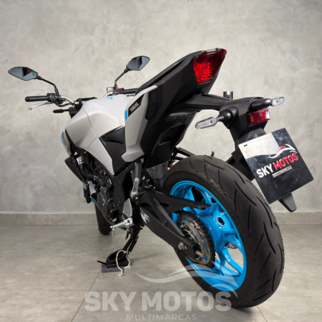 YAMAHA MT-03 300 ABS, Foto 17