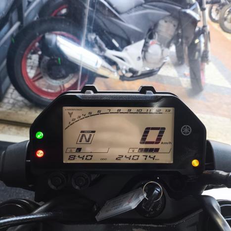 YAMAHA MT-03 300 ABS, Foto 5