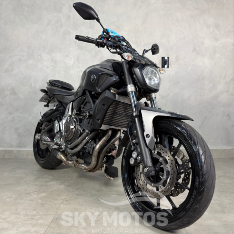 YAMAHA MT-07 700 , Foto 4