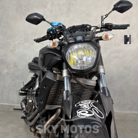 YAMAHA MT-07 700 , Foto 5
