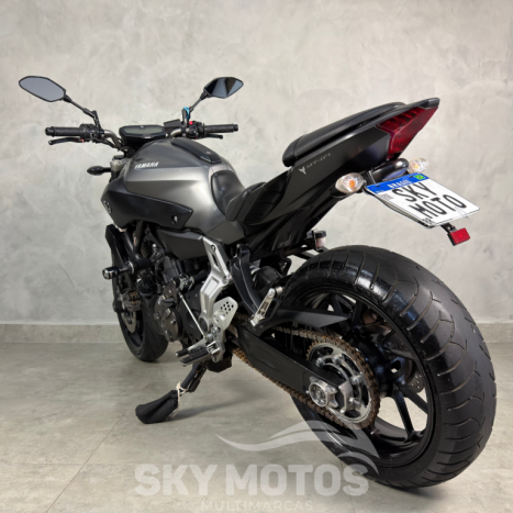 YAMAHA MT-07 700 , Foto 11