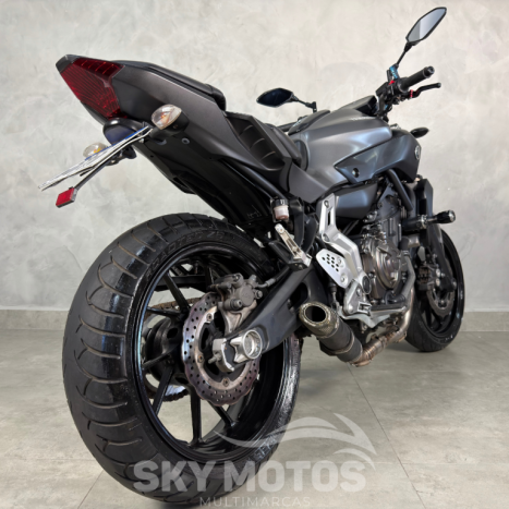 YAMAHA MT-07 700 , Foto 13
