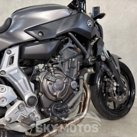 YAMAHA MT-07 700 , Foto 18