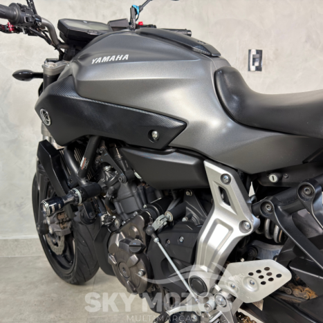 YAMAHA MT-07 700 , Foto 19