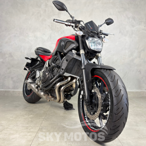 YAMAHA MT-07 700 , Foto 4