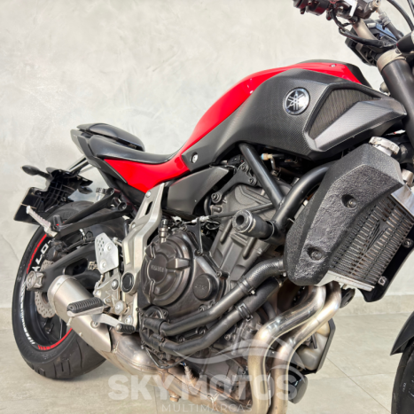 YAMAHA MT-07 700 , Foto 5